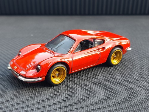 Hot wheels ferrari dino 206gt - hot,