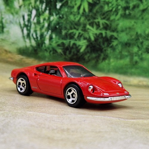Hot wheels ferrari dino - hot,